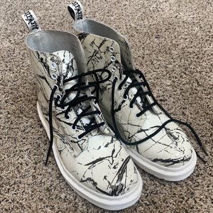 Dr. Martens 1460 Pascal boot-White Patent Marble